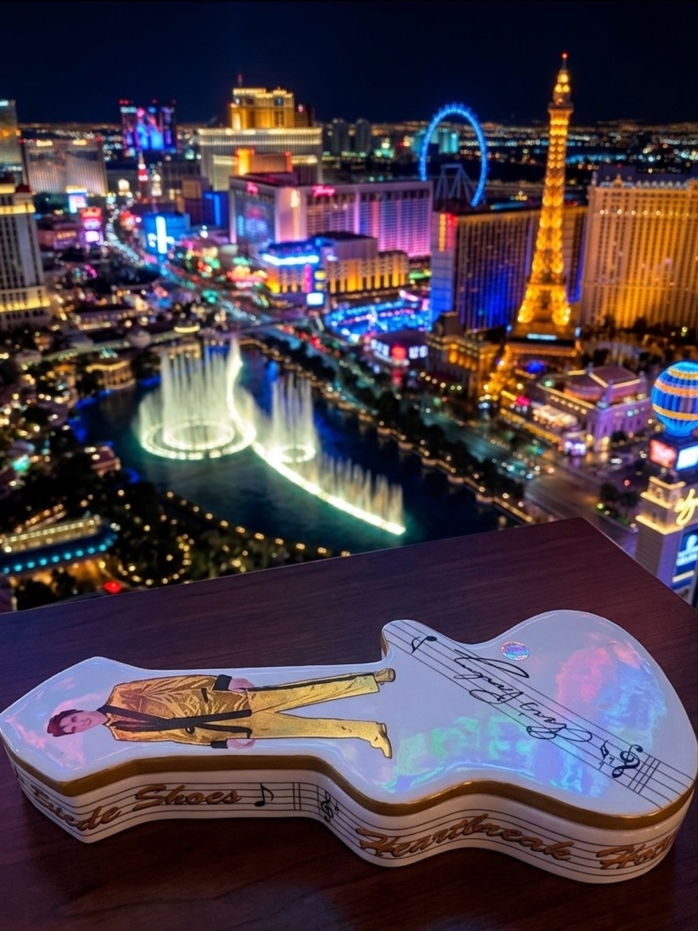 Elvis Presley Signature Guitar Porcelain Trinket Box - Picture 4 of 9